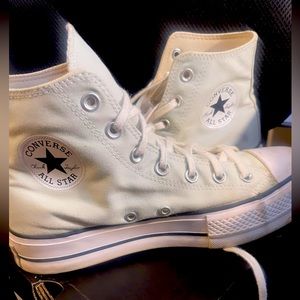 Converse size 8US women’s